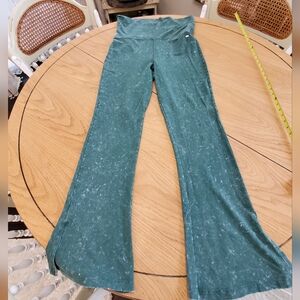 PINK Victoria's Secret Forest Green Marble Flare Yoga Pants